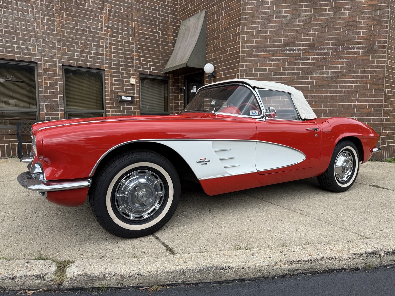 Chevrolet-Corvette-1961-1