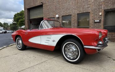 Chevrolet-Corvette-1961-11