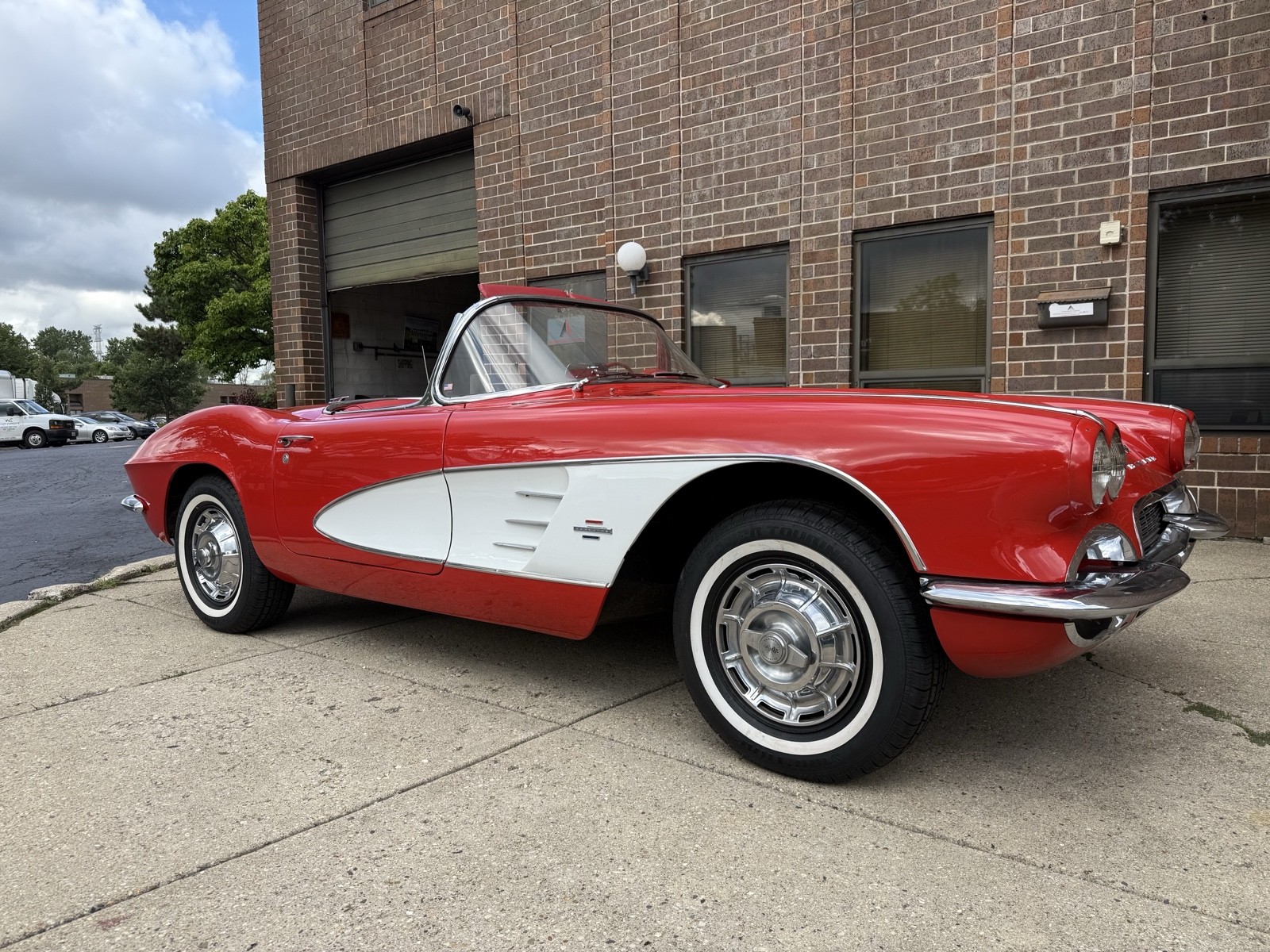 Chevrolet-Corvette-1961-11