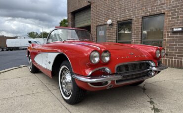 Chevrolet-Corvette-1961-12