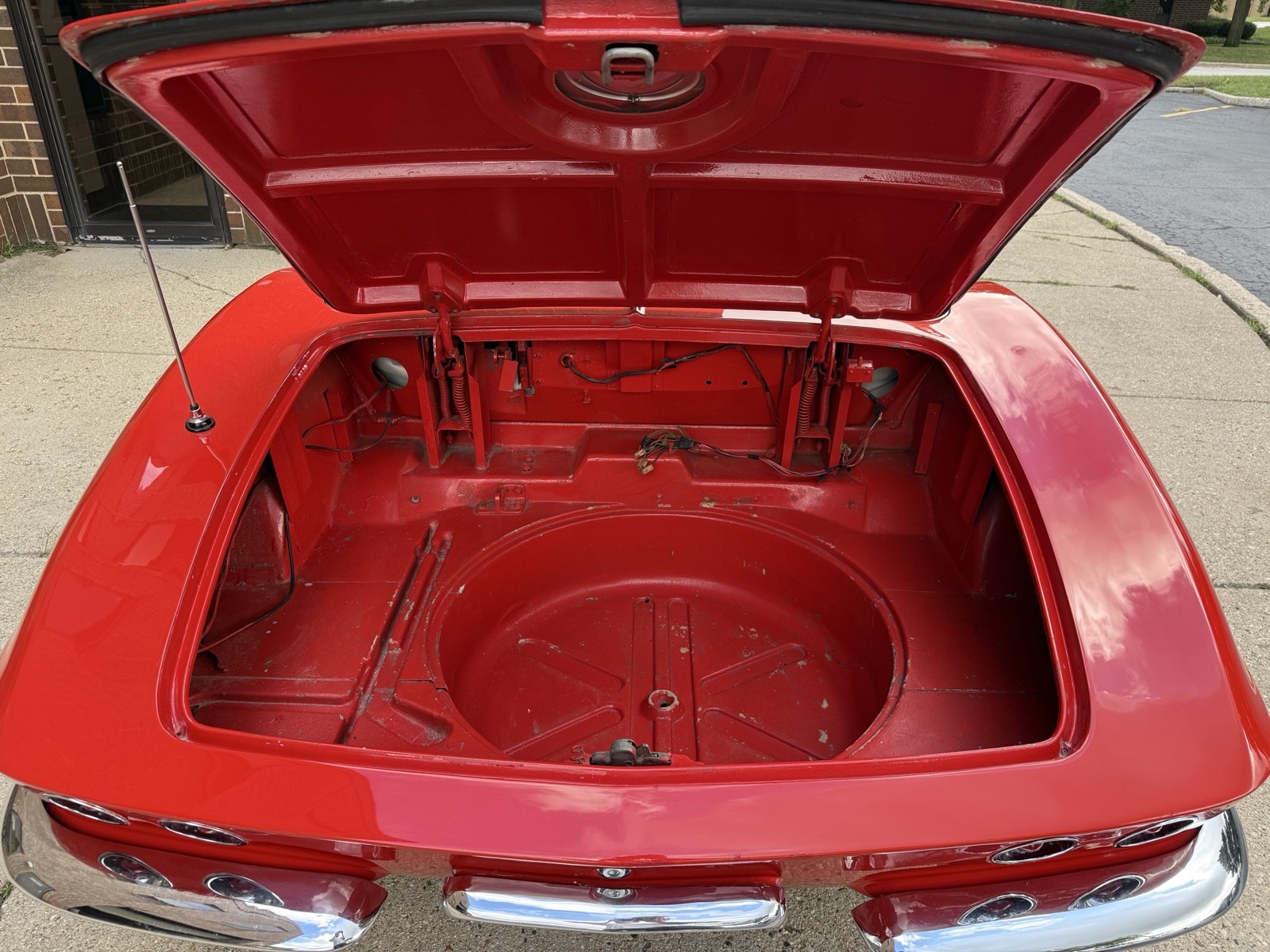 Chevrolet-Corvette-1961-20