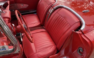 Chevrolet-Corvette-1961-25