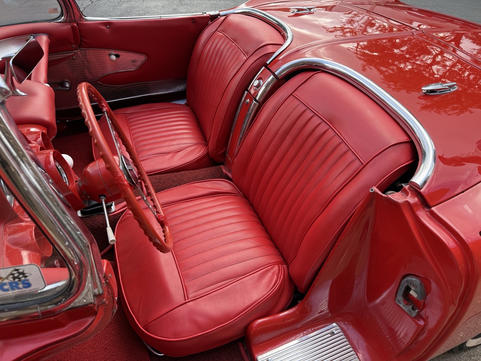 Chevrolet-Corvette-1961-25