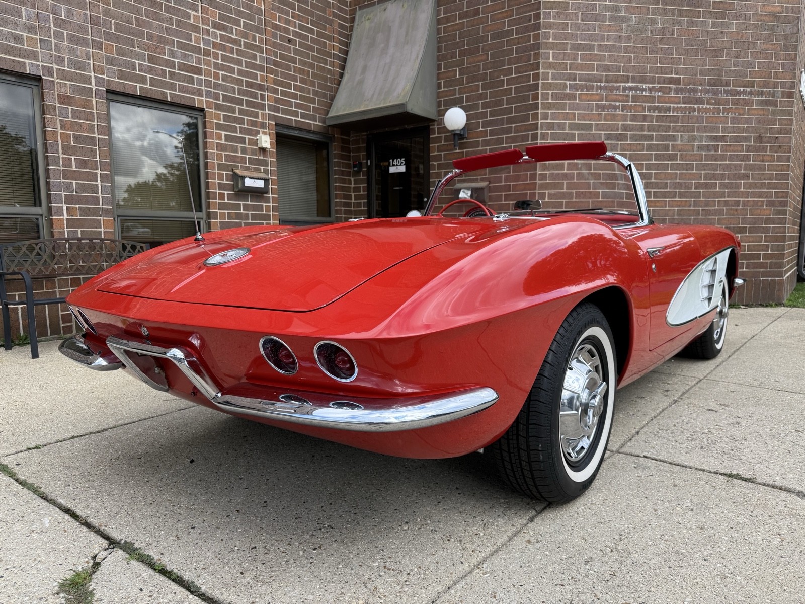 Chevrolet-Corvette-1961-8