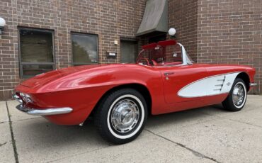 Chevrolet-Corvette-1961-9