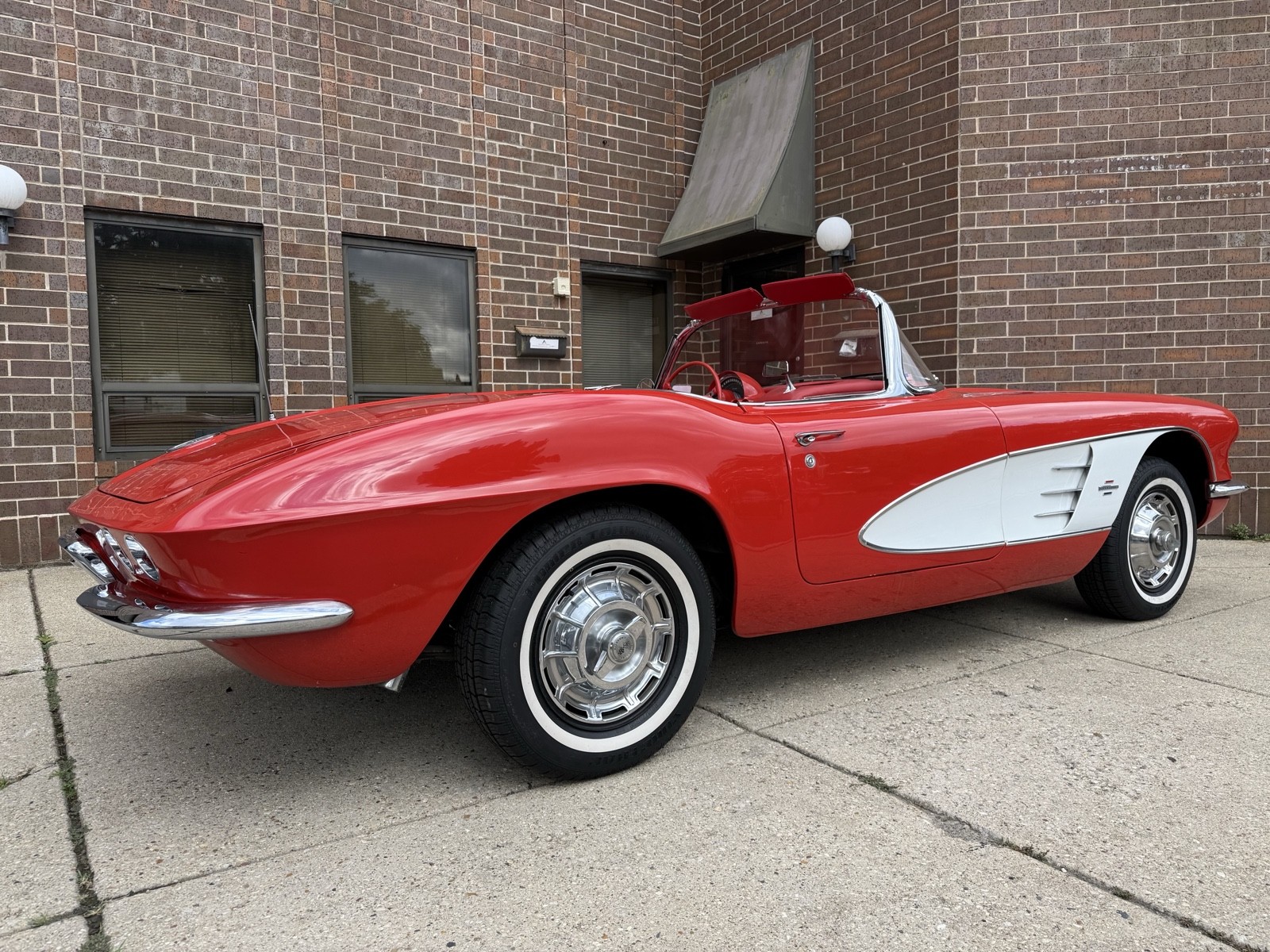 Chevrolet-Corvette-1961-9