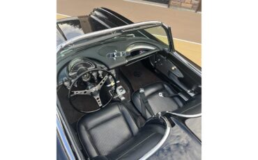 Chevrolet-Corvette-1961-BlackWhite-Black-3