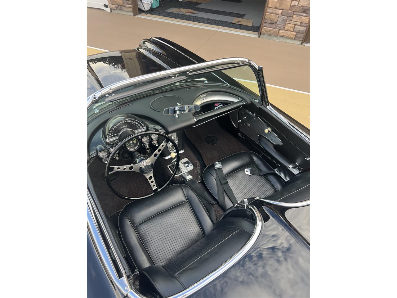 Chevrolet-Corvette-1961-BlackWhite-Black-3