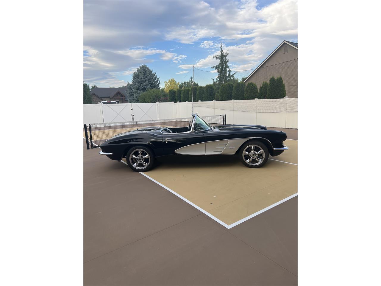 Chevrolet-Corvette-1961-BlackWhite-Black-5
