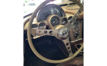 Chevrolet-Corvette-1961-Fawn-Fawn-13