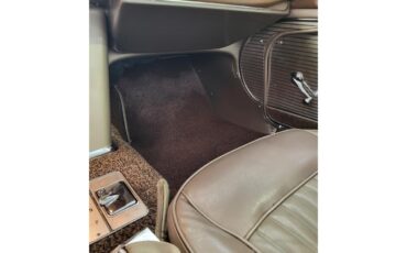 Chevrolet-Corvette-1961-Fawn-Fawn-16