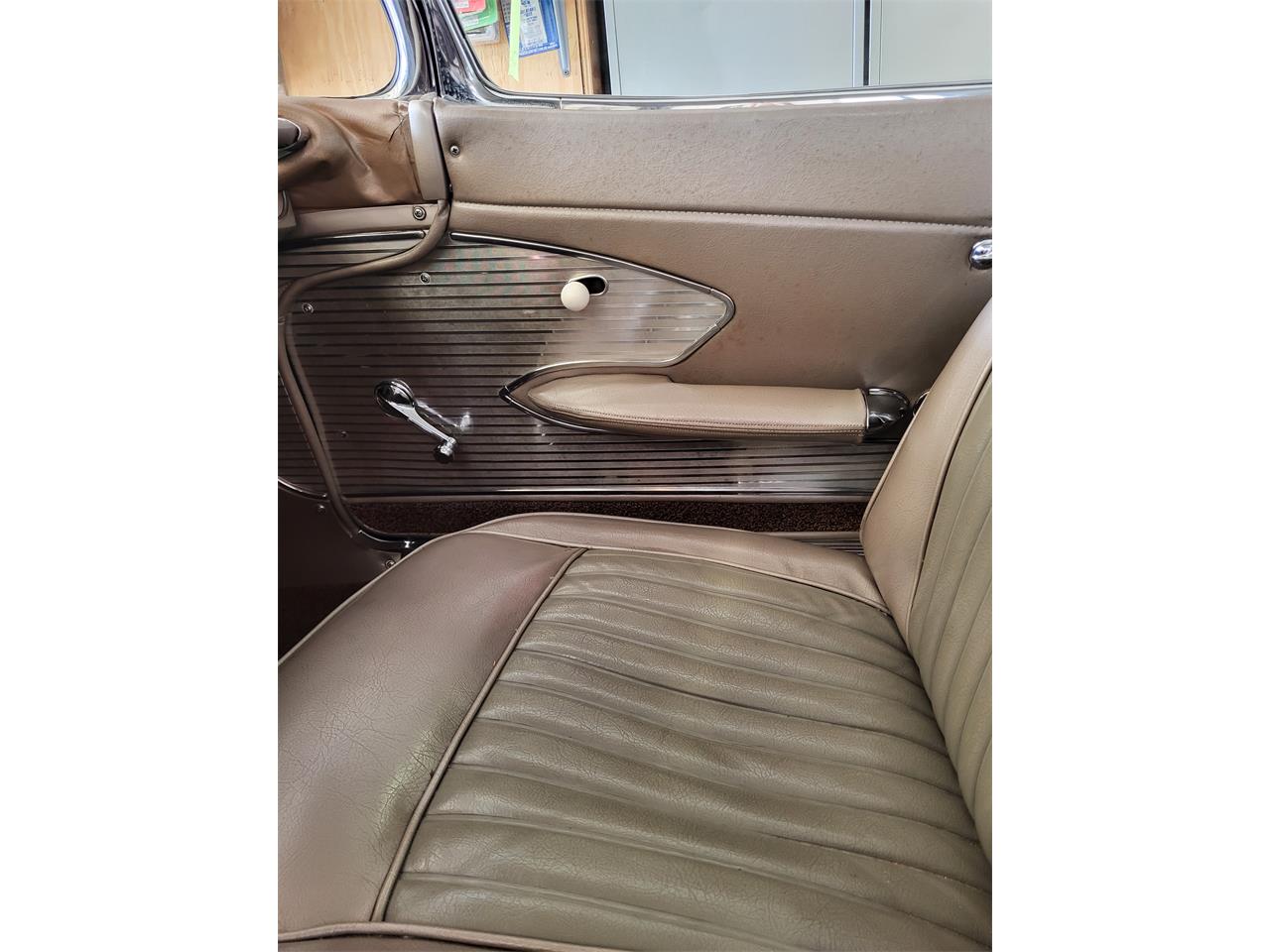 Chevrolet-Corvette-1961-Fawn-Fawn-17
