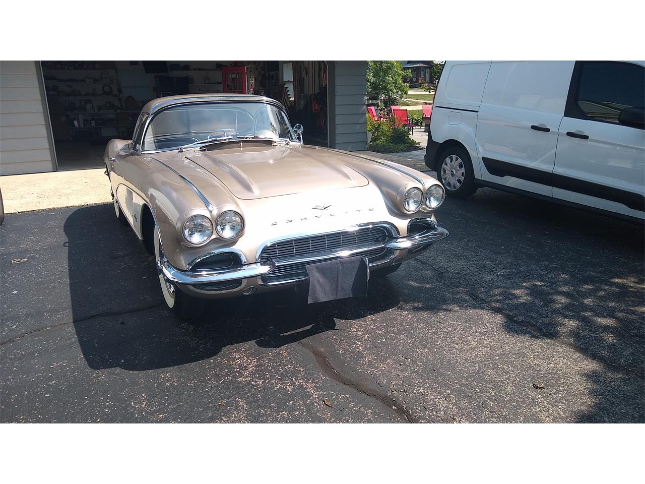 Chevrolet-Corvette-1961-Fawn-Fawn-5