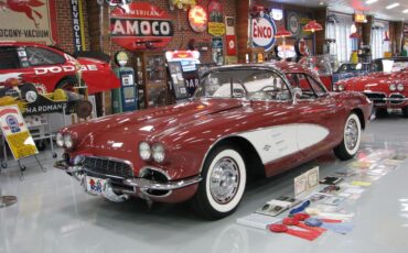 Chevrolet-Corvette-1961-Honduras-Maroon-Fawn-3