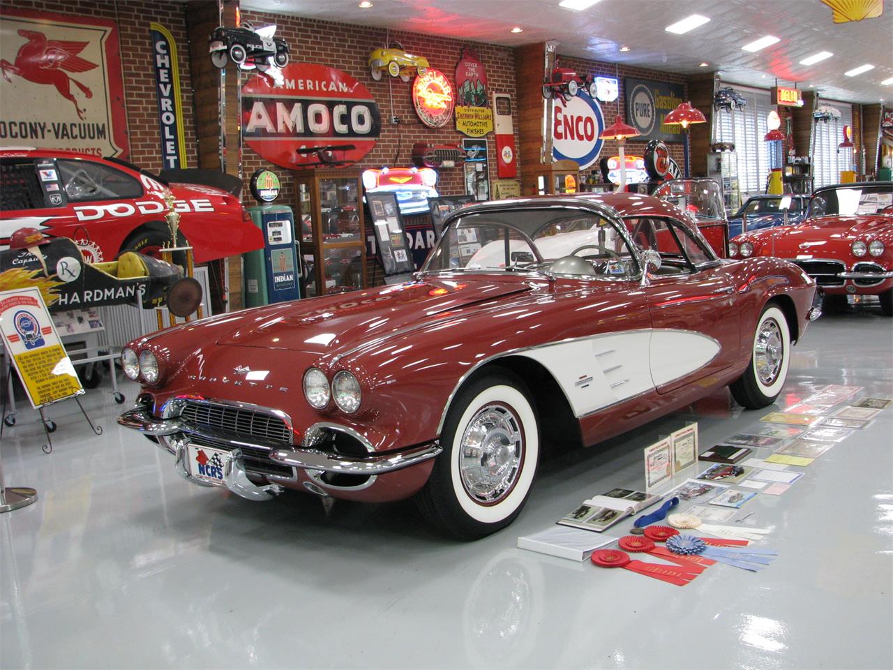 Chevrolet-Corvette-1961-Honduras-Maroon-Fawn-3