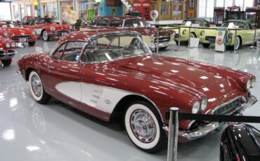 Chevrolet-Corvette-1961-Honduras-Maroon-Fawn-6