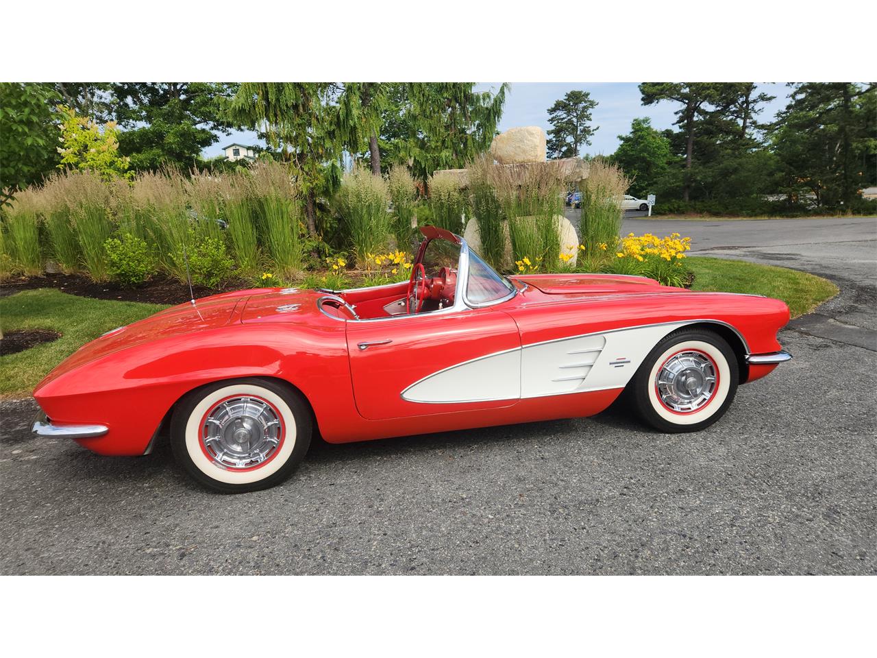 Chevrolet-Corvette-1961-Red-Red-2