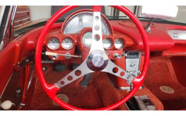 Chevrolet-Corvette-1961-Red-Red-23