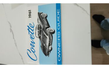 Chevrolet-Corvette-1961-Red-Red-4
