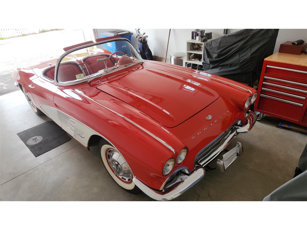 Chevrolet-Corvette-1961-Red-Red