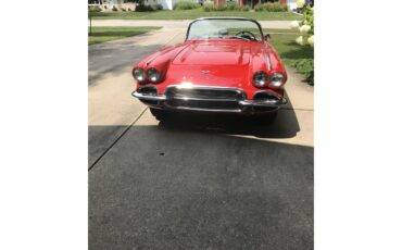 Chevrolet-Corvette-1961-Redwhite-Black-1