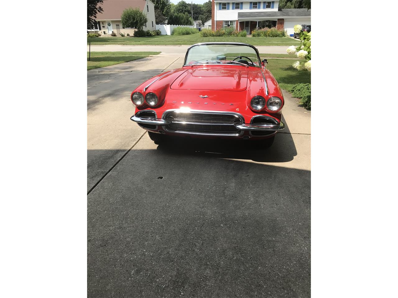 Chevrolet-Corvette-1961-Redwhite-Black-1