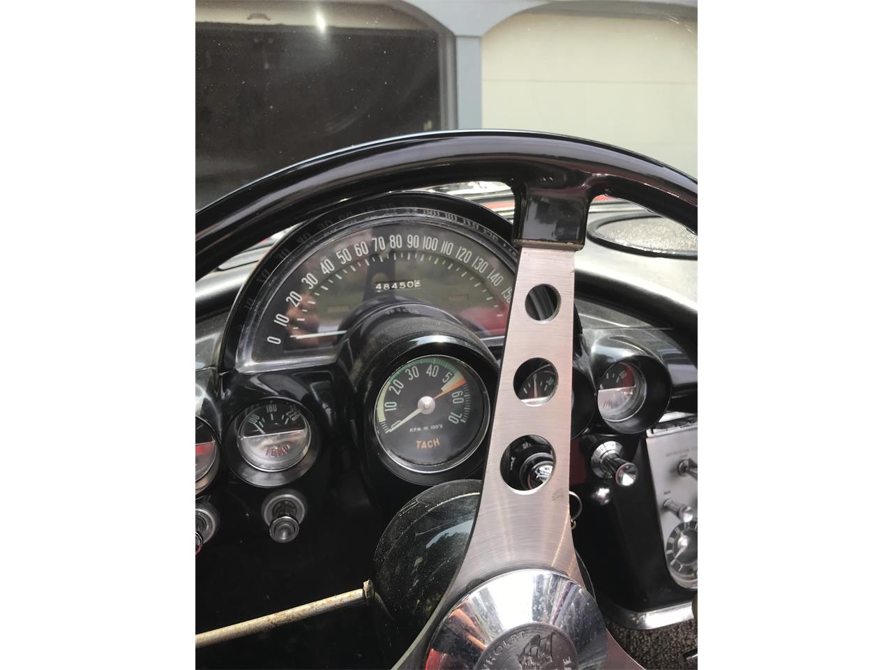 Chevrolet-Corvette-1961-Redwhite-Black-10