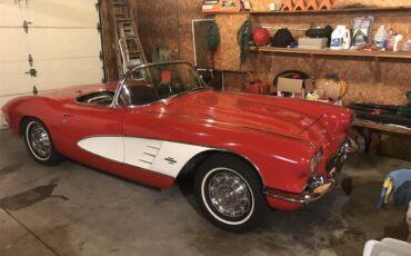 Chevrolet-Corvette-1961-Redwhite-Black-5