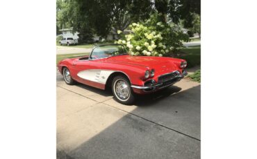 Chevrolet-Corvette-1961-Redwhite-Black-6