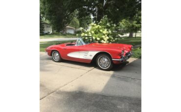 Chevrolet-Corvette-1961-Redwhite-Black-7