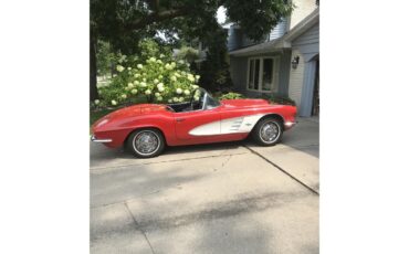 Chevrolet-Corvette-1961-Redwhite-Black-8