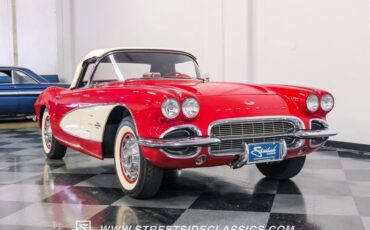 Chevrolet-Corvette-1961-Roman-Red-Red-30