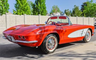 Chevrolet-Corvette-1961-Roman-RedWhite-Red-12