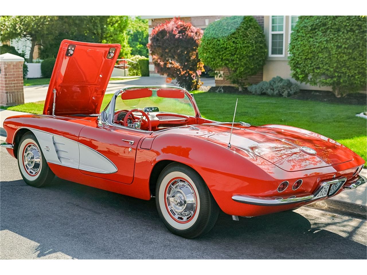 Chevrolet-Corvette-1961-Roman-RedWhite-Red-15