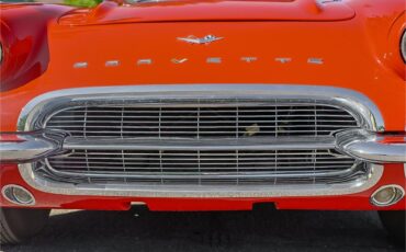 Chevrolet-Corvette-1961-Roman-RedWhite-Red-16