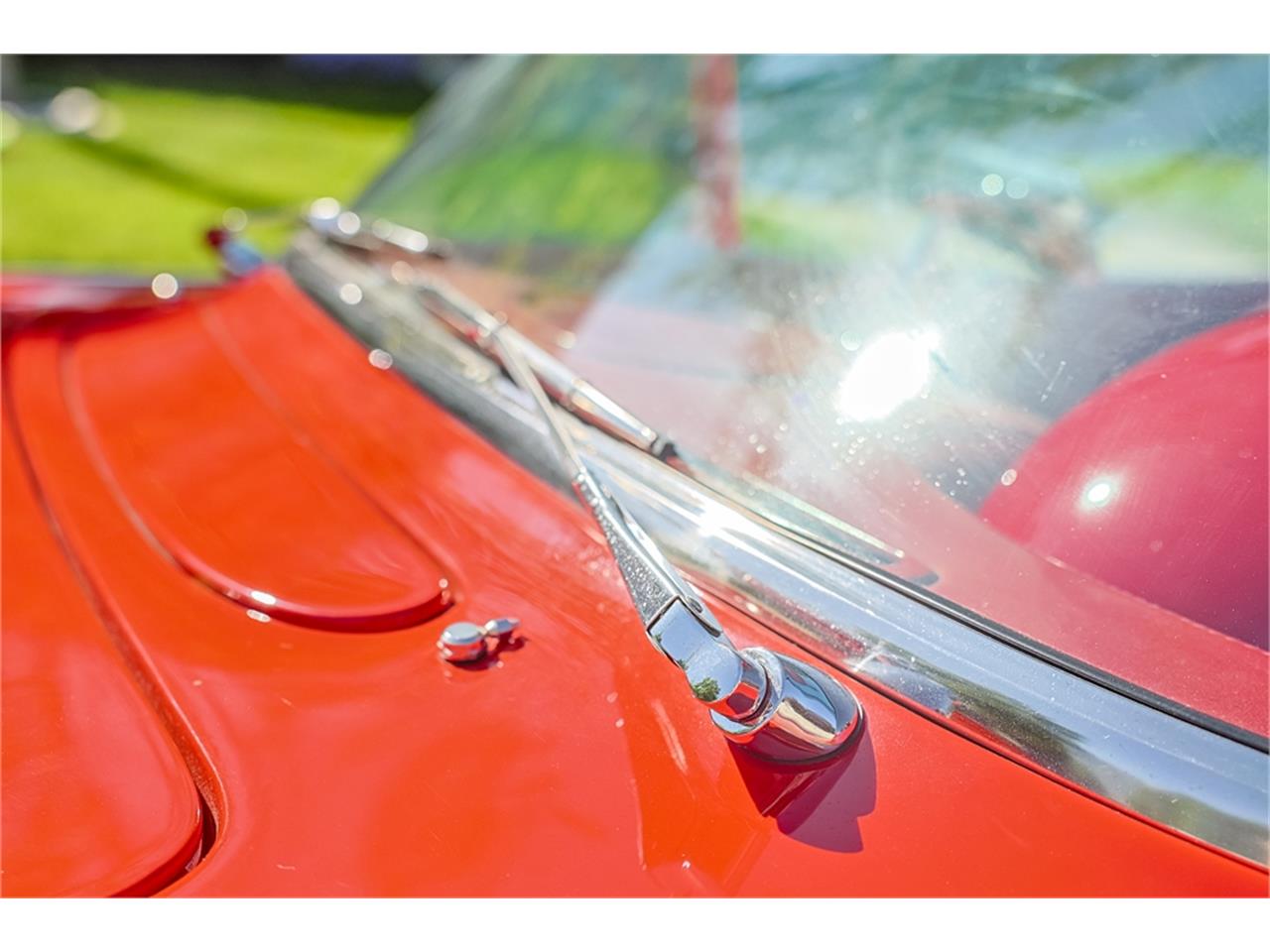 Chevrolet-Corvette-1961-Roman-RedWhite-Red-17