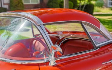 Chevrolet-Corvette-1961-Roman-RedWhite-Red-19