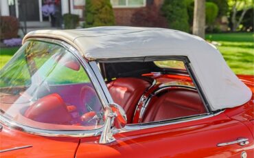 Chevrolet-Corvette-1961-Roman-RedWhite-Red-20