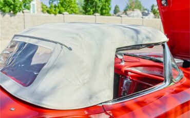 Chevrolet-Corvette-1961-Roman-RedWhite-Red-27