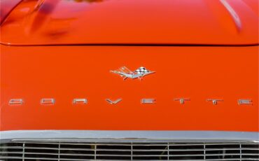Chevrolet-Corvette-1961-Roman-RedWhite-Red-32