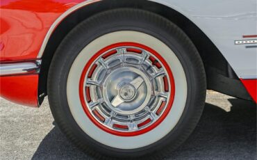 Chevrolet-Corvette-1961-Roman-RedWhite-Red-33