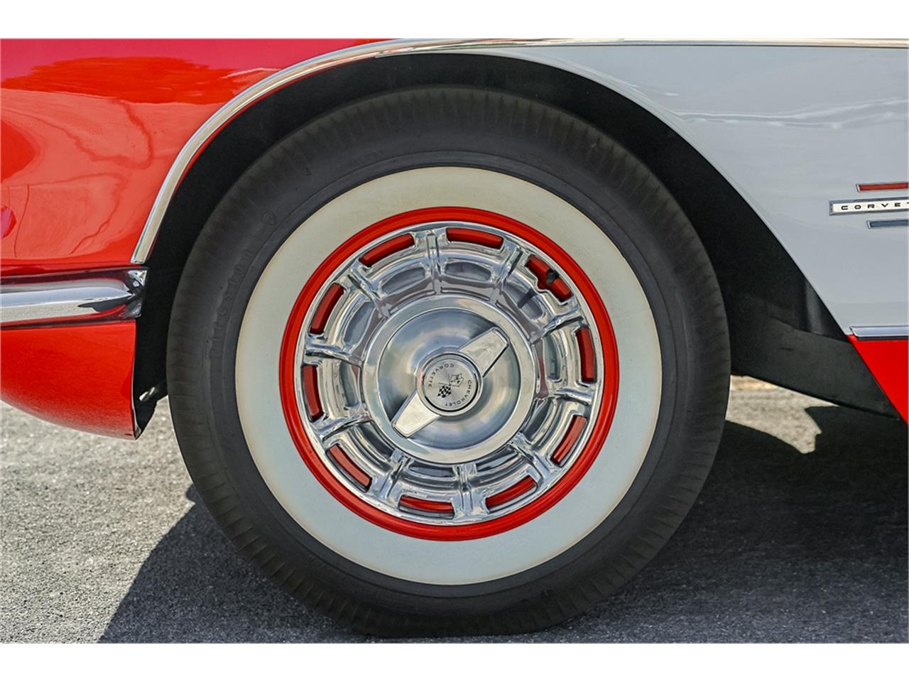 Chevrolet-Corvette-1961-Roman-RedWhite-Red-33