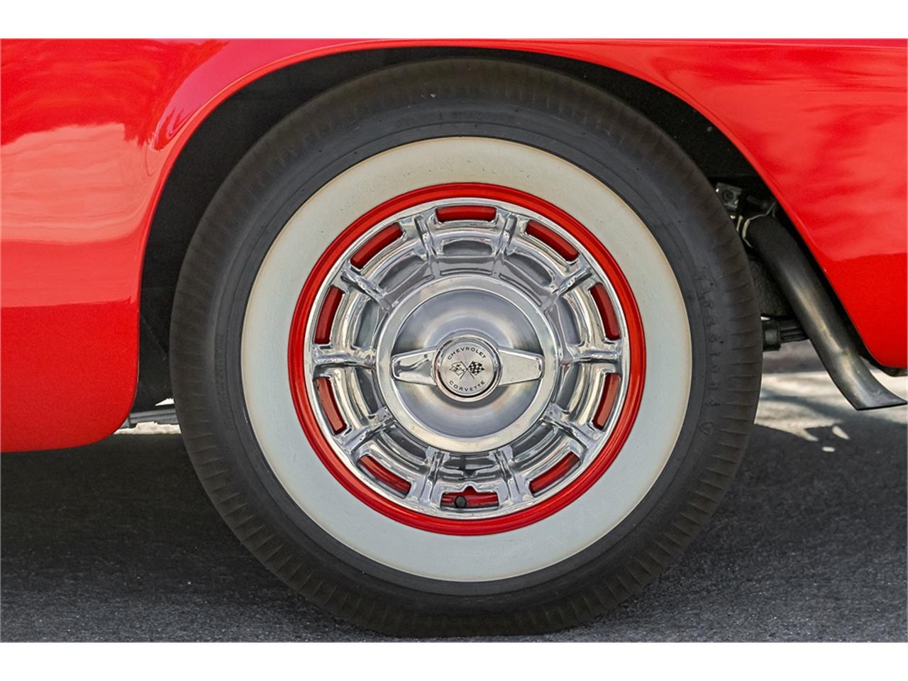Chevrolet-Corvette-1961-Roman-RedWhite-Red-34