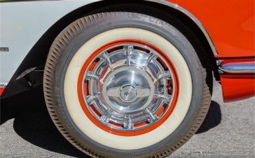 Chevrolet-Corvette-1961-Roman-RedWhite-Red-36