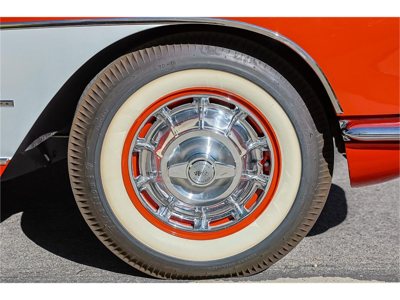 Chevrolet-Corvette-1961-Roman-RedWhite-Red-36