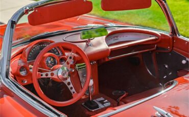 Chevrolet-Corvette-1961-Roman-RedWhite-Red-37