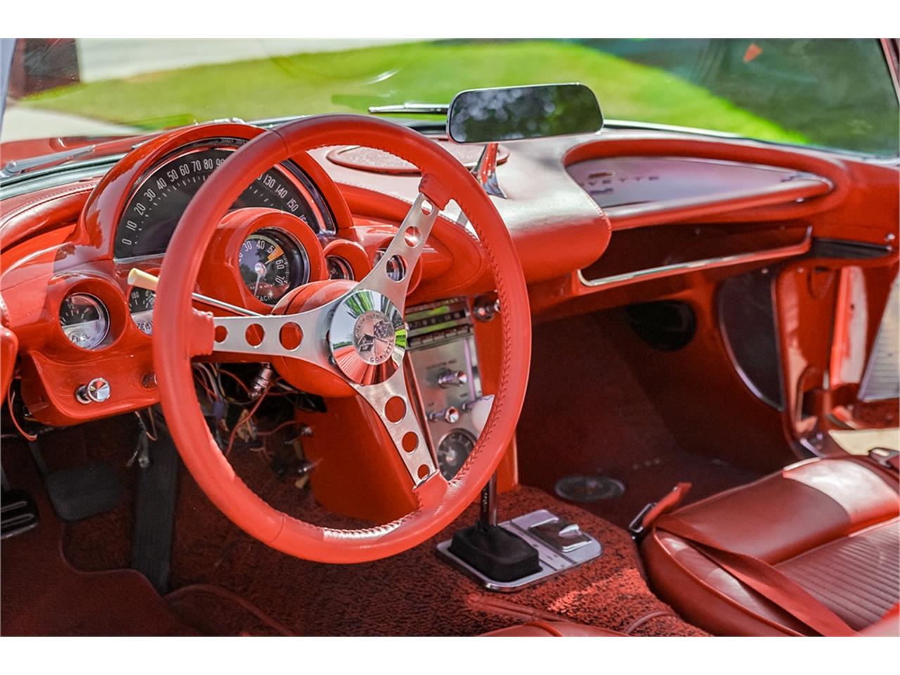 Chevrolet-Corvette-1961-Roman-RedWhite-Red-38