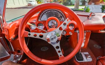 Chevrolet-Corvette-1961-Roman-RedWhite-Red-39