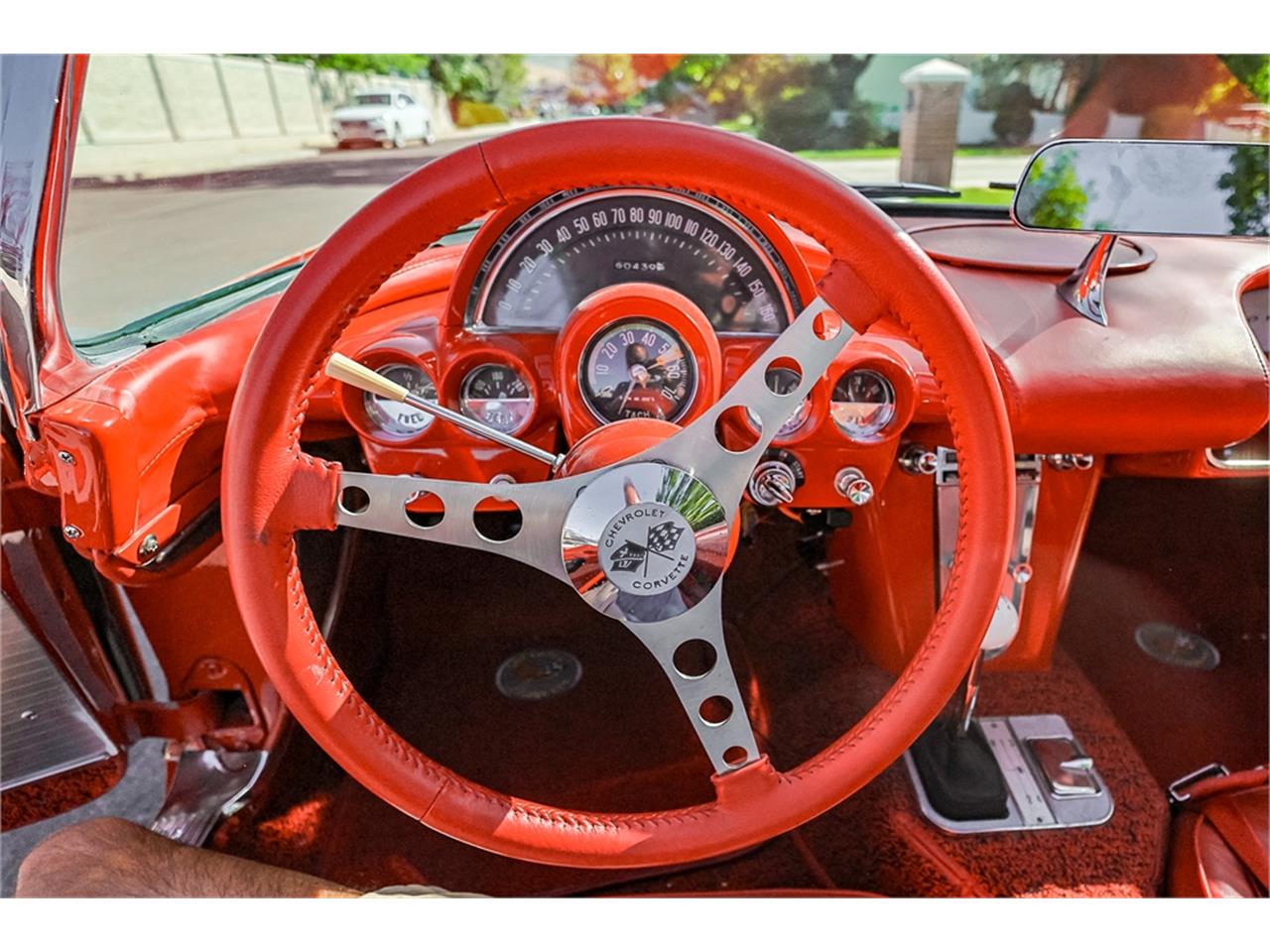Chevrolet-Corvette-1961-Roman-RedWhite-Red-39