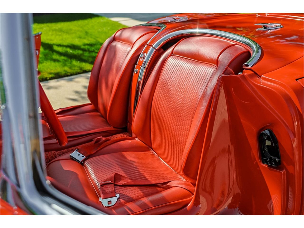 Chevrolet-Corvette-1961-Roman-RedWhite-Red-42